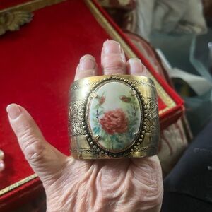 Vintage Floral Gold Bracelet